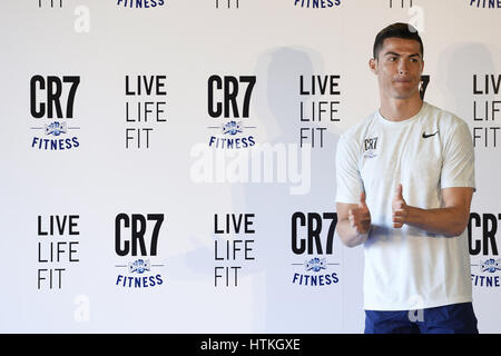 Madrid, Spagna. 13 Mar, 2017. Cristiano Ronaldo ha partecipato alla presentazione di CR7 Crunch Fitness in Marzo 13, 2017 a Madrid Credit: Jack Abuin/ZUMA filo/Alamy Live News Foto Stock