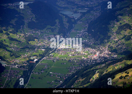 Luftbild: Schruns, Montafon, Vorarlberg, Oesterreich. Foto Stock