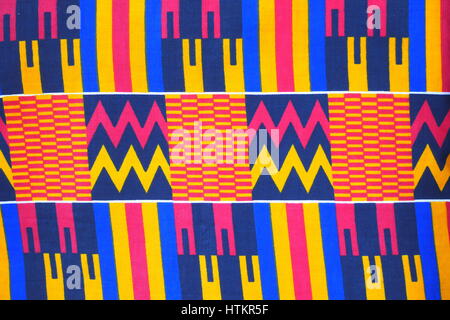 Tanzania kitenge modellato di tessuto, la stampa è eseguita tramite una tradizionale tecnica di batik. Foto Stock