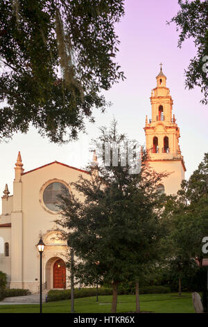 Knowles Memorial Chapel, costruito nel 1931 e 1932, è uno storico revival mediterranea edificio del campus di Rollins College, Winter Park, Florida. Foto Stock