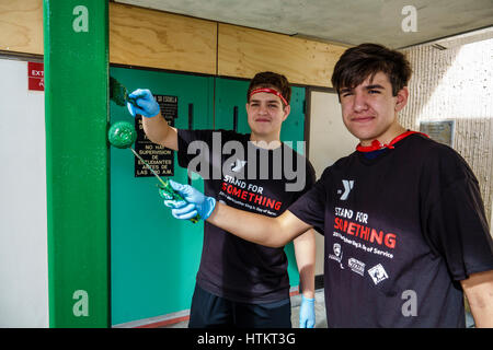 Florida South,Miami,Allapattah,Comstock Elementary School,Martin Luther King Jr. Day of Service,MLK,progetto di beautification,ispanico Latino ethni Foto Stock