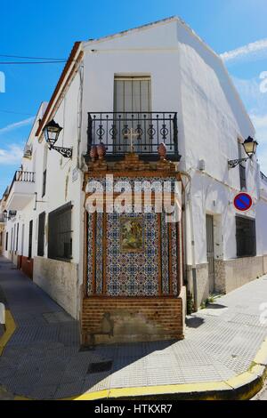 Tipica casa d'angolo in Andalusia, Huelva, Spagna Foto Stock