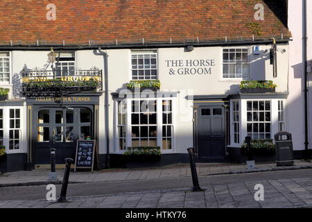 Nuovo Alresford, Regno Unito - 28 GEN 2017: il cavallo & Groom public house, o pub, un edificio Georgiano in Broad Street, New Alresford in Hampshire REGNO UNITO. Foto Stock