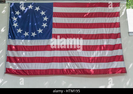 Replica di noi originale bandiera, Betsy Ross House, Philadelphia, Pennsylvania, STATI UNITI D'AMERICA Foto Stock