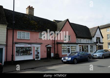 Negozi, la piazza del mercato, Potton, Bedfordshire Foto Stock