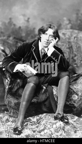 OSCAR WILDE (1854-1900) Irish playwright,poeta e romanziere nel 1882. Foto: Napoleon Sarony Foto Stock