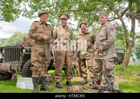 Vintage uniformi dell esercito e Jeep Foto Stock