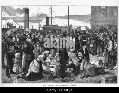 Emigranti irlandesi lasciando Queenstown (Cobh), il porto di Cork, per gli Stati Uniti - 1874. Alcuni un acquisto last-minute ninnoli e buona fortuna token. Miscela di emozioni rappresentato da emozione e aspettativa di apprensione e dolore per il troncaggio. Incisione Foto Stock