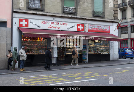 Ginevra, Svizzera. 8 Mar, 2017. Vista di un negozio di souvenir a Ginevra, Svizzera, 8 marzo 2017. - Nessun filo SERVICE - foto: Friso Gentsch/dpa/Alamy Live News Foto Stock