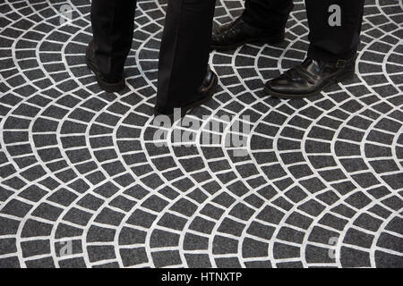 Ginevra, Svizzera. 8 Mar, 2017. Il piano di progetto del pneumatico al 87th Geneva International Motor Show di Ginevra, Svizzera, 8 marzo 2017. - Nessun filo SERVICE - foto: Friso Gentsch/dpa/Alamy Live News Foto Stock