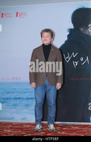 Seul in Corea. 13 Mar, 2017. Min Kim hie, Sang-soo Hong assistere alla premiere di sulla spiaggia di notte da soli a Seul, in Corea il 13 marzo, 2017.(Cina e Corea diritti) Credito: TopPhoto/Alamy Live News Foto Stock