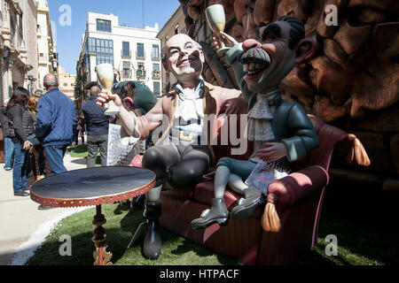 Valencia, Spagna. 16 Mar, 2017. Relazione della Fallas di Valencia 2017 in Palza de Pilar giovedì 16 marzo 2017. Credito: Gtres Información más Comuniación on line, S.L./Alamy Live News Foto Stock