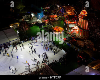 Pattinaggio su ghiaccio al Winter Wonderland, Cardiff Foto Stock