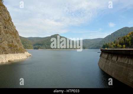 Diga di Vidraru e lago di Vidraru, Romania Foto Stock