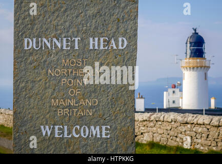 Segno di benvenuto, testa di Dunnett, punto più settentrionale del territorio continentale del Regno Unito, Scozia, Regno Unito Foto Stock