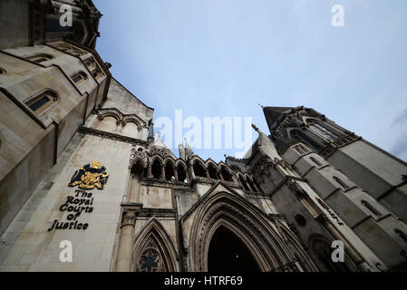 Le Royal Courts of Justice, comunemente chiamate The Law Courts, edificio del tribunale di Londra, che ospita sia l'alta Corte che la Corte d'appello Foto Stock