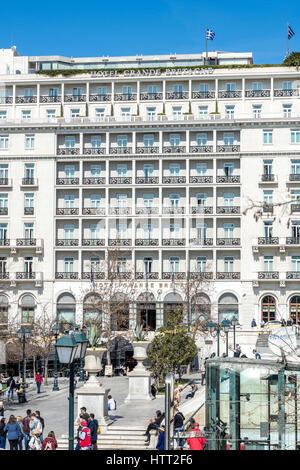 Athens, Grecia - 5 Marzo 2017: la storica Grande Bretagne Hotel a piazza Syntagma ad Atene in una mattina di sole Foto Stock