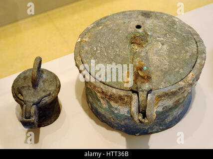 In bronzo valvole di scarico. Da della cisterna costruita nell'area di residenza per ordine del C. Valerio Avitus. Ii secolo D.C. Museo Archeologico Nazionale. Tarragona. Spagna. Foto Stock