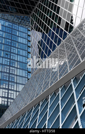 Dettagli architettonici del vetro e acciaio Seattle edificio della Biblioteca Centrale esterno nel centro cittadino di Seattle, nello stato di Washington, USA Foto Stock