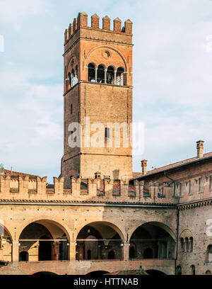 Arengo tower nel centro di Bologna. Emilia Romagna, Italia Foto Stock