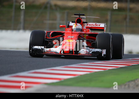 Sebastian Vettel (GER) alla guida della sua Scuderia Ferrari SF70H durante il 2017 F1 test pre stagione Foto Stock