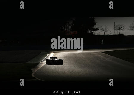 Sebastian Vettel (GER) alla guida della sua Scuderia Ferrari SF70H durante il 2017 F1 test pre stagione Foto Stock