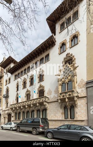 Palau Macaya dall'architetto Josep Puig a Barcellona, in Catalogna, Spagna. Foto Stock