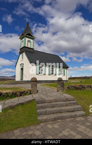 Thingvellir Chiesa a Thingvellir parco nazionale in Islanda, giugno 2015, immagine in verticale Foto Stock