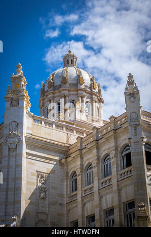 Il museo della rivoluzione, ex palazzo presidenziale - Havana, Cuba Foto Stock