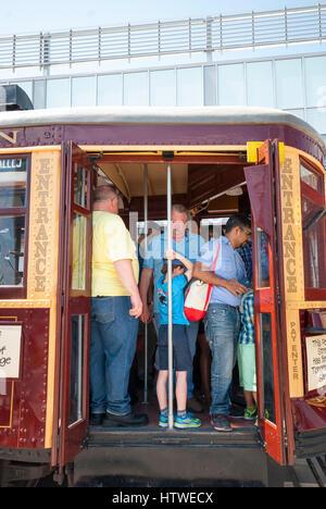 Scheda visitatori l'ultimo residuo Peter Witt streetcar in Toronto ha flotta, ancora funzionante e sul display a Toronto. Foto Stock