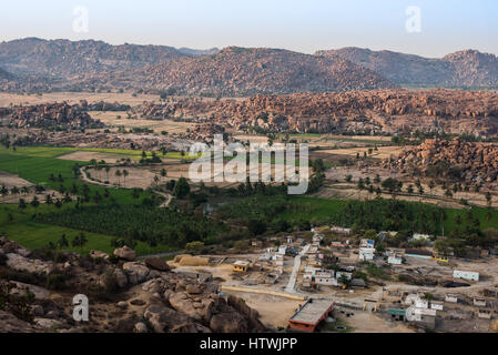 Ariel paesaggio dal Anjana Matha tempio ( Hanuman Tempio), Hampi Foto Stock