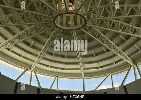 Metallico bianco struttura del tetto. Foto Stock