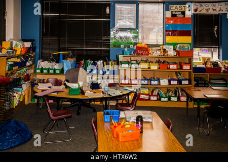 Kindergarten classroom mostra ausili didattici Foto Stock