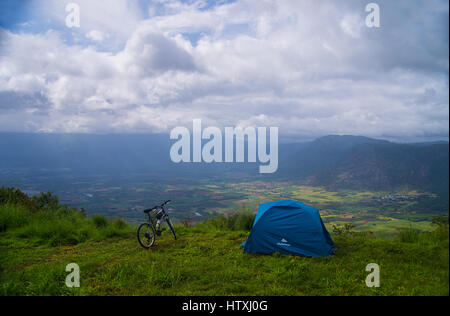 Sfondi astratti con latte di olio e acqua Foto Stock
