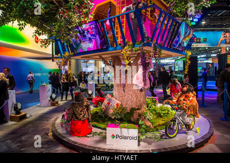 LAS VEGAS - Jan 08 : La Polaroid stand al CES show tenutosi a Las Vegas il gennaio 08 2017 , il CES è il leader mondiale nel settore del consumatore-electronics Show. Foto Stock