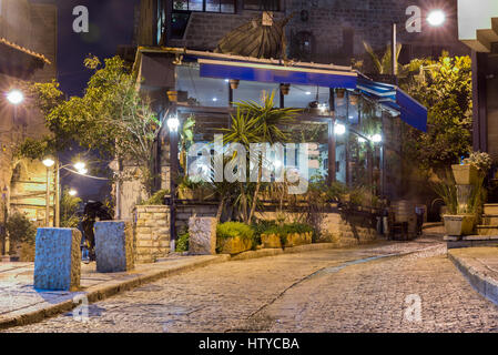 Piccoli ciottoli street a Jaffa, Israele durante la notte Foto Stock