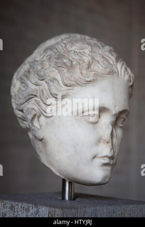 Greca Saffo. Copia romana dopo un originale greco probabilmente da una statua di Silanion da circa 340-330 BC sul display nella Glyptothek Museum di Monaco di Baviera, Germania. Foto Stock