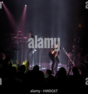 Chicago, Illinois, Stati Uniti d'America. Xv Mar, 2017. NEIL PERRY, KIMBERLY PERRY e REID PERRY della Band Perry durante il loro il mio male immaginazione tour presso il Lincoln Hall in Chicago, Illinois Credit: Daniel DeSlover/ZUMA filo/Alamy Live News Foto Stock