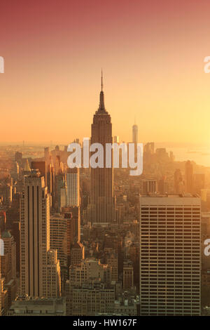 Stati Uniti d'America, New York Manhattan, Top del Rock Observatory, Midtown Manhattan e Empire State Building Foto Stock