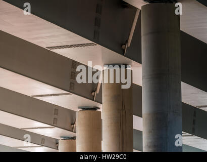 Al di sotto di nuova costruzione ponte stradale di un90, Queensferry Crossing, North Queensferry, Fife, Scozia, Regno Unito Foto Stock