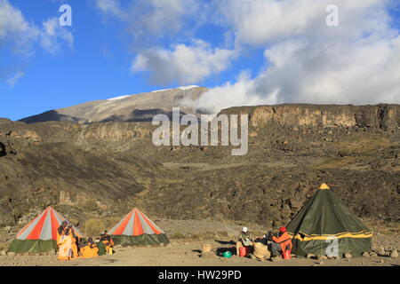 Camping sul Monte Kilimanjaro Foto Stock