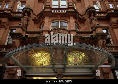 L'Argyll Arcade è uno dei più antichi d'Europa coperto gallerie dello shopping e della Scozia sempre prima la piscina shopping mall. In stile parigino arcade Foto Stock