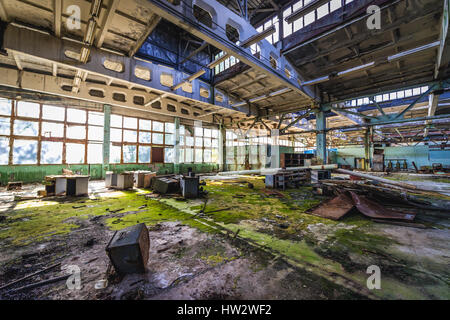 Wrokshop principale di abbandono di Giove in fabbrica pripjat città fantasma della centrale nucleare di Cernobyl la zona di alienazione in Ucraina Foto Stock