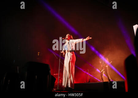 Torino, Italia. 16 Mar, 2017. Anne Marie si esibisce dal vivo a Torino Credito: Daniele Baldi/Pacific Press/Alamy Live News Foto Stock