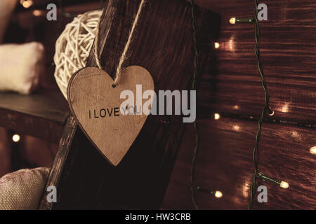 Cuore con la parola amore si Foto Stock