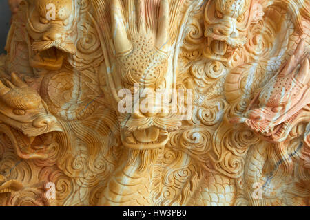 Realizzato a mano in marmo scultura drago al tourist shop, montagne di marmo, Da Nang, Vietnam Foto Stock