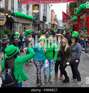 Dublino, Irlanda. Xvii Mar, 2017. Foto della festa di San Patrizio celebrazioni. Credito: Pietro Cavanagh/Alamy Live News Foto Stock