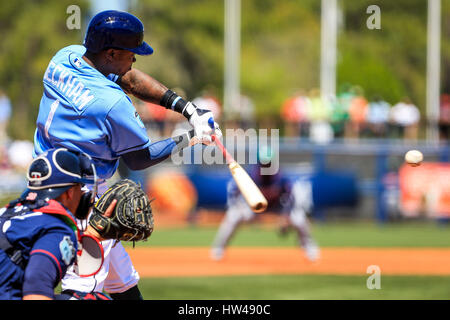 Port Charlotte, Florida, Stati Uniti d'America. Xvii Mar, 2017. Sarà VRAGOVIC | Orari.Tampa Bay Rays shorstop Tim Beckham (1) singoli in quinta inning di gioco tra il Minnesota Twins e il Tampa Bay Rays a Charlotte Sports Park in Port Charlotte, Fla. Venerdì, Marzo 17, 2017. Credito: Sarà Vragovic/Tampa Bay volte/ZUMA filo/Alamy Live News Foto Stock