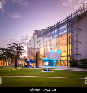 Vista esterna del nuovo Centro Mondiale Concert Hall in Miami Beach, Florida, Stati Uniti d'America. Foto Stock