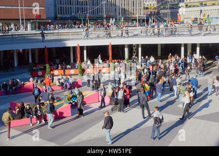 Sergels Torg, Stoccolma, Svezia, in Scandinavia. Chiamato dopo il XVIII secolo scultore Johan Tobias Sergel. Foto Stock